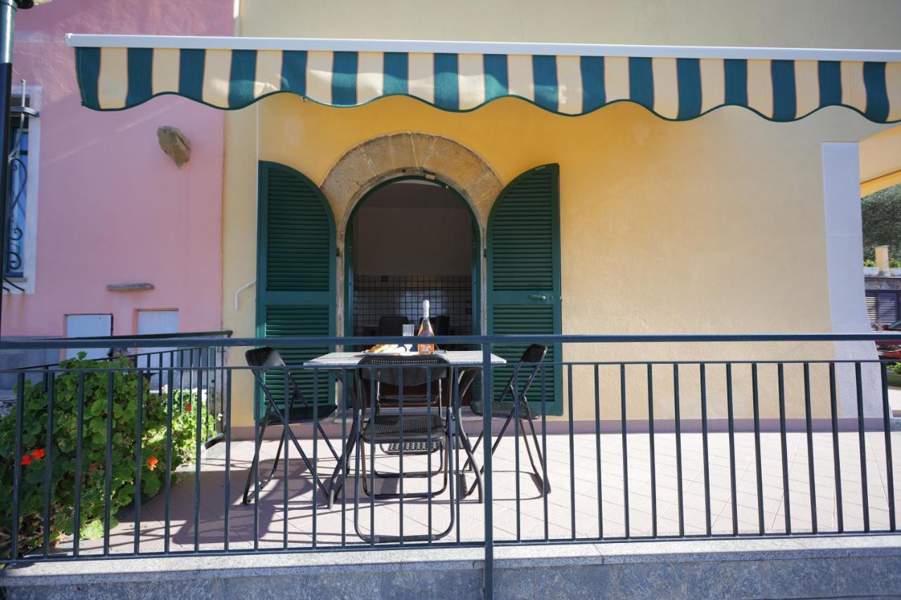 דירות Leivi La Casa Col Portico מראה חיצוני תמונה