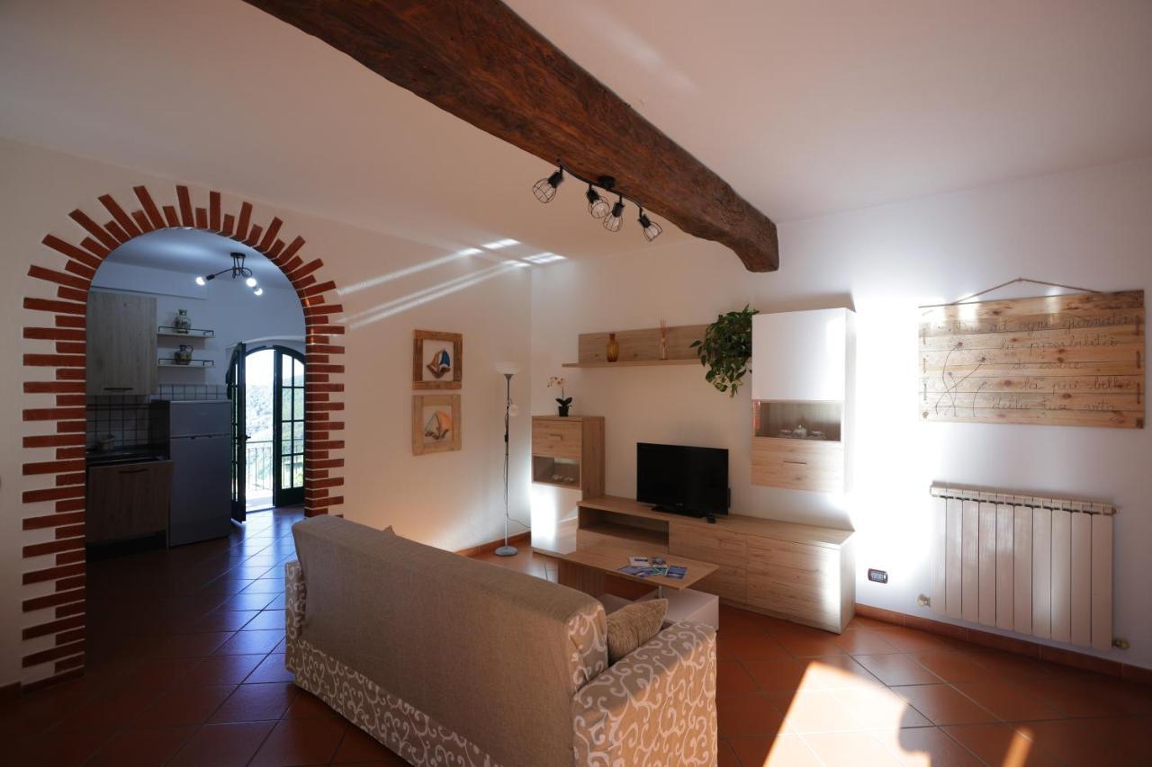 דירות Leivi La Casa Col Portico מראה חיצוני תמונה