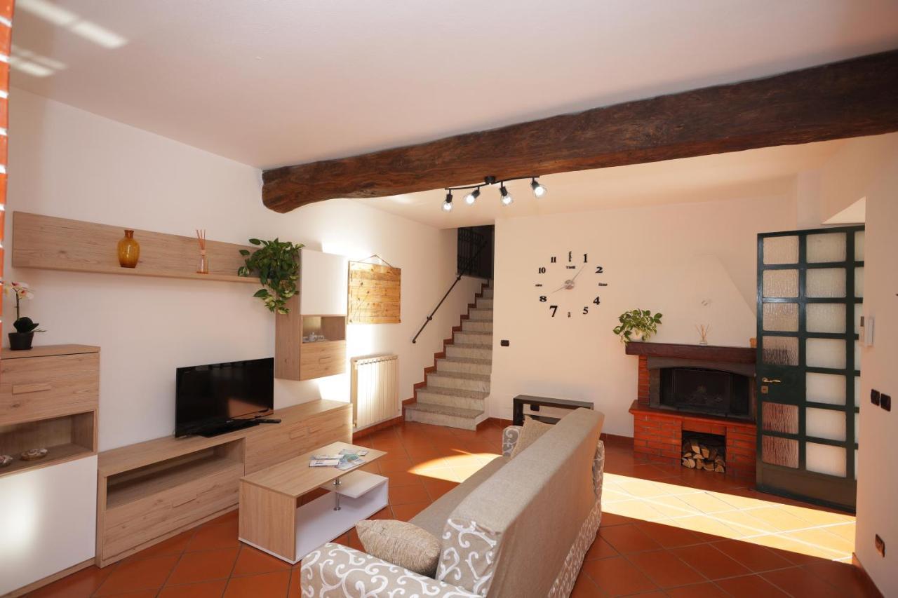 דירות Leivi La Casa Col Portico מראה חיצוני תמונה